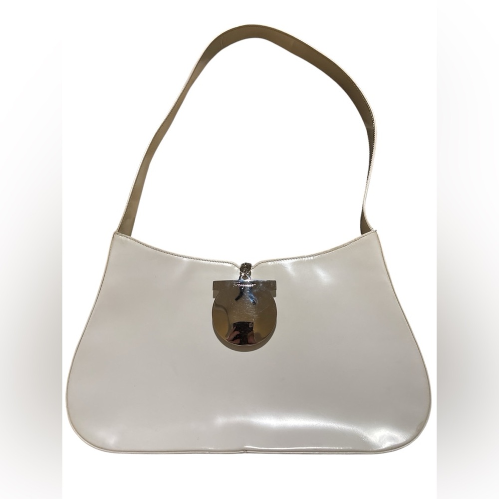 Stunning Salvatore Ferragamo white shoulder purse